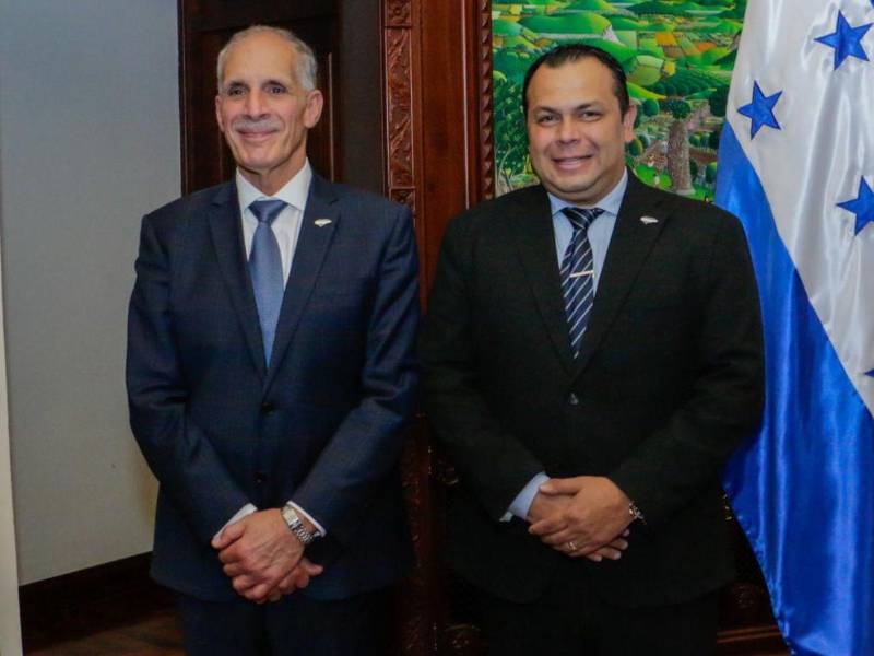 Jairo Rivera Mena cuenta con una amplia experiencia en periodismo multimedia y gestión de contenidos.