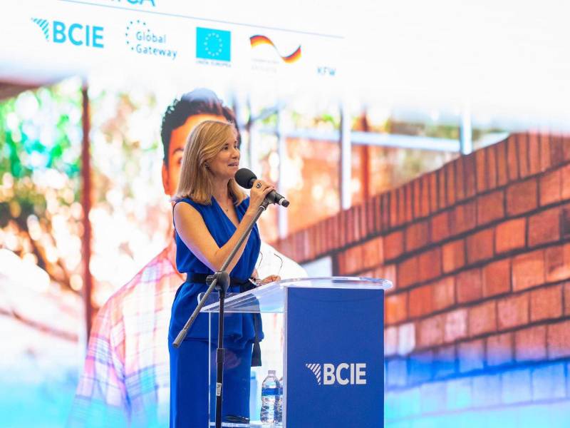 La presidenta ejecutiva del BCIE, Gisela Sánchez, dijo que estos proyectos son una oportunidad clave para el desarrollo sostenible del país.