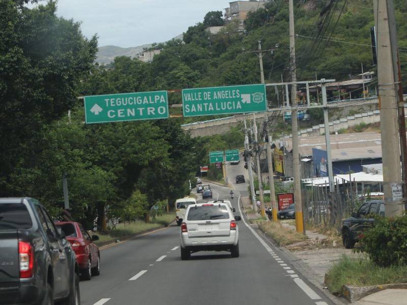 La AMDC y la SIT analizan nuevas obras viales para mejorar la movilidad en la capital, con proyectos en Loarque, anillo periférico, City Mall y salidas hacia Valle de Ángeles y Olancho.