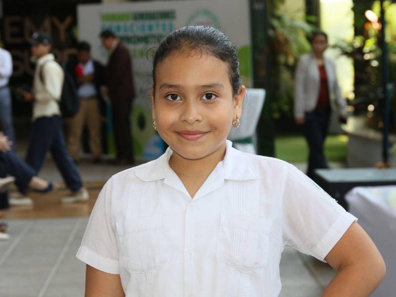 Isis Núñez, alumna de el CEB Rafael Pineda Ponce, aseguró que participar en este proyecto amigable con el ambiente representa un logro.