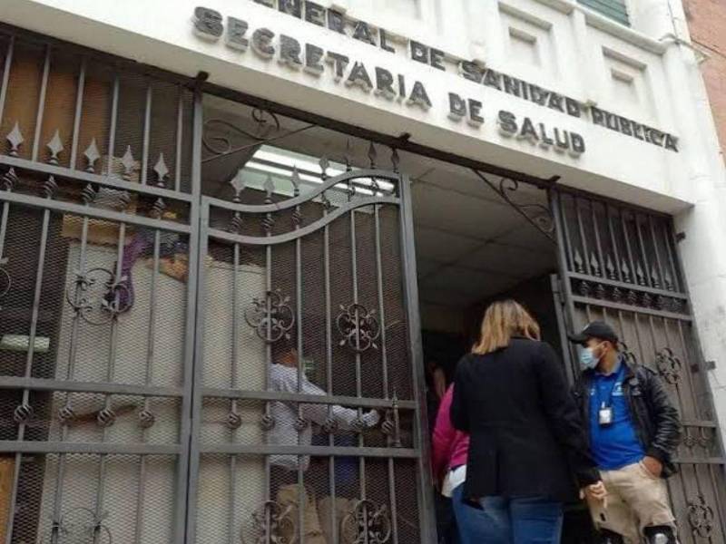 Las autoridades sanitarias destituyeron a encargados de la subgerencia de Recursos Humanos, el jefe del Departamento de Contratos y el jefe de Selección y Contratación.