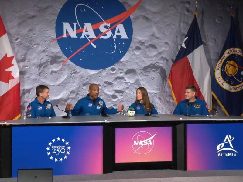 Astronautas de Artemis II dan detalles de su viaje a la órbita lunar y su experiencia al volver a la Tierra.