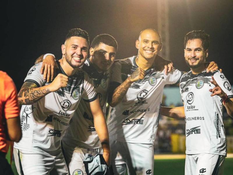 Imágenes del desarrollo del partido.