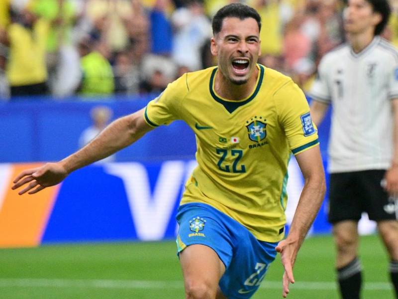 Gabriel Martinelli anotó el agónico gol para que Brasil lograra el pase a octavos.
