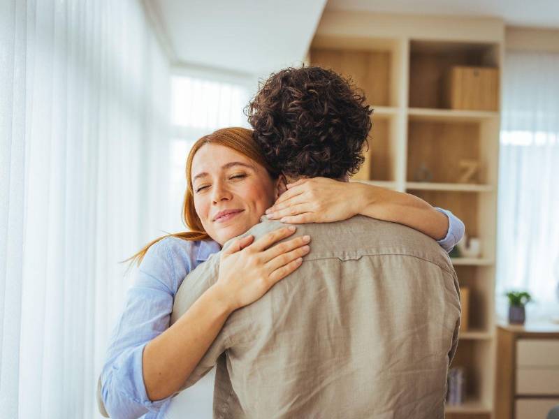 Compartir el proceso con alguien de confianza ayuda a sostener el esfuerzo en los días difíciles.