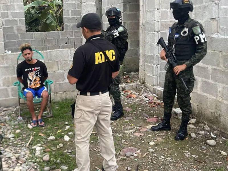 La Agencia Técnica de Investigación Criminal (ATIC), se capturó a Gerson David Madrid y a la madre de las menores por presunta explotación sexual. Aquí los detalles.