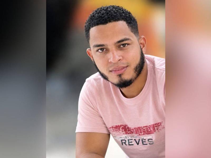 La Policía Nacional está detrás de la pista de los responsables de haber asesinado a José David Sánchez en Choloma el pasado 7 de septiembre. Una estructura criminal sería la responsable, según las hipótesis. Más detalles a continuaciones.