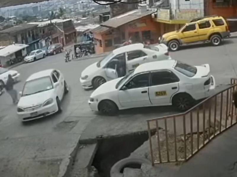 Incidente en punto de taxis del Reparto por Bajo casi termina en tragedia.