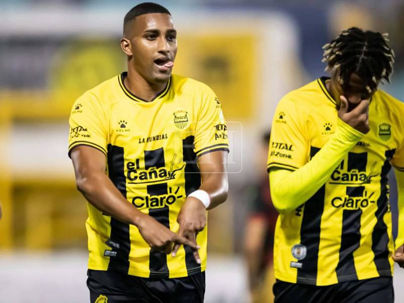 Daniel Aparicio anotó gol de cabeza para el Real España ante el Choloma.