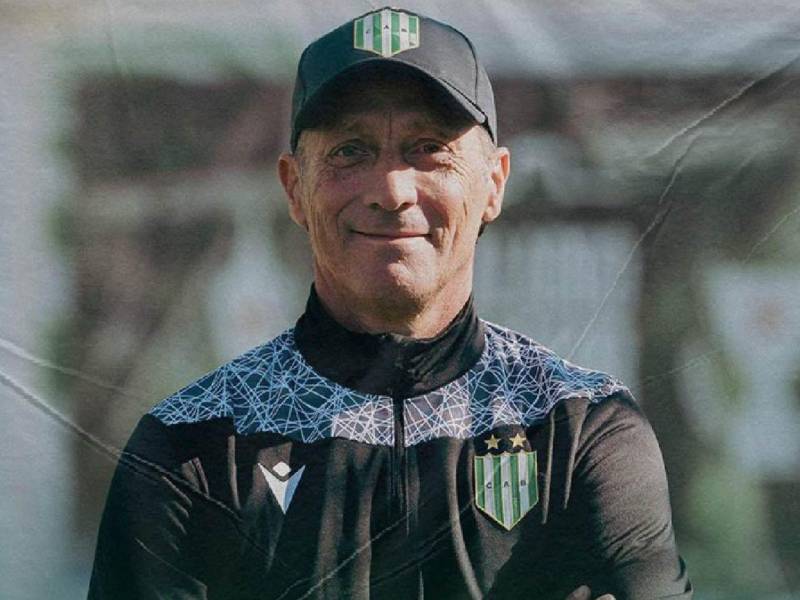 Pedro Troglio se encuentra en pretemporada con el Banfield de Argentina.