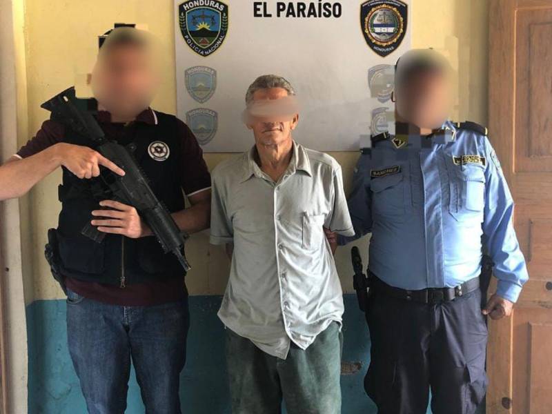 Agentes de la Policía Nacional capturaron al adulto mayor en atención a una orden judicial por estar acusado de cometer el delito de hurto de ganado mayor en el municipio de Texiguat, El Paraíso.