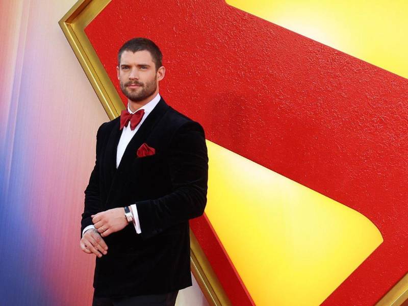 El actor David Corenswe, es el nuevo Superman. Está en el ojo público tras sustituir a Henry Cavill.