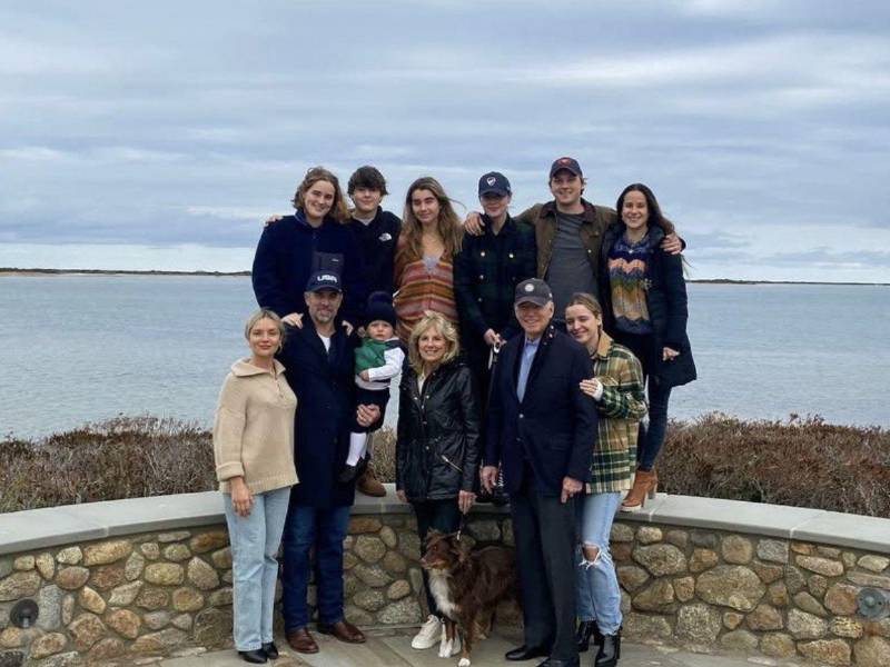 Hijos, nietos y bisnietos del expresidente Joe Biden.