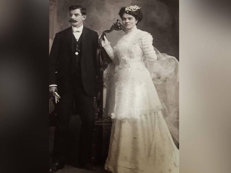 Sus abuelos Maximiliano Burdett y Sabina, protagonistas de algunos de los recuerdos familiares que Mauricio guarda con cariño.