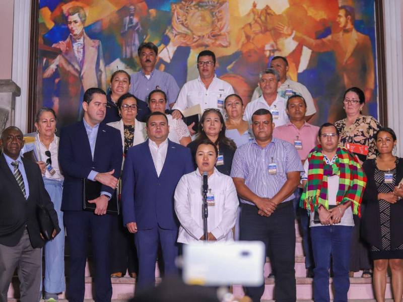 El martes sostuvieron un acercamiento con el secretario privado Luis Castro y lograron que el presidente Asfura los recibiera en horas de la mañana de hoy.
