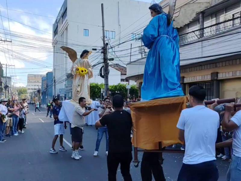 Los capitalinos disfrutan de las Carreritas de San Juan.