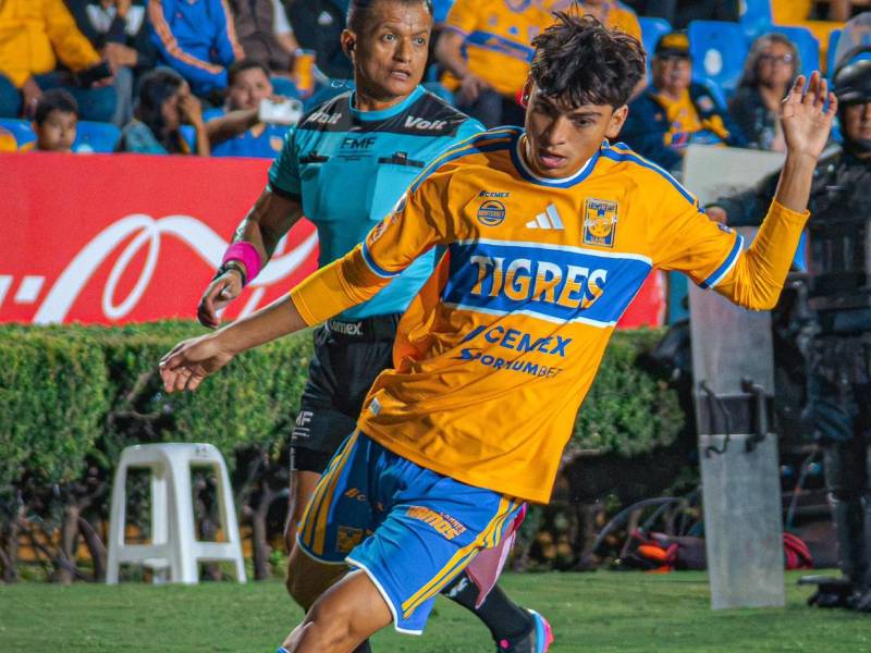 Luego de formarse en las inferiores del FC Dallas, ahora logró debutar con el Tigres de México.