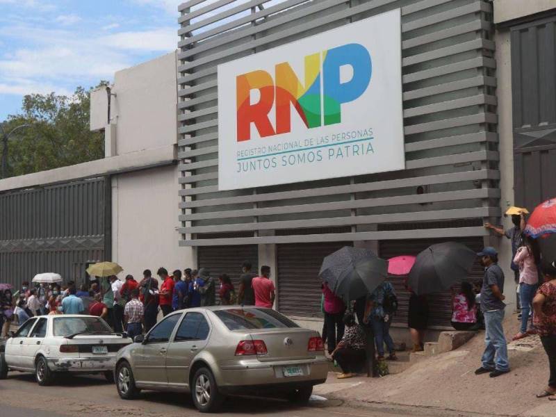 En el Mes de la Familia y en el marco del programa local Bodas Gratis, el RNP se suma la entrega gratis constancias para casarse durante agosto.