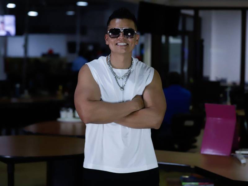 El intérprete adelantó que seguirá incorporando nuevos sonidos a su música, y uno de los que pronto formará parte de su propuesta es el raspe —género que se populariza actualmente en Honduras— con el que planea grabar una colaboración junto a Barbero 507 y Principal el próximo 12 de octubre.