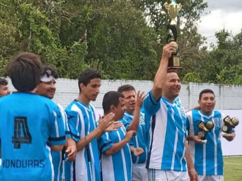 Honduras se corona campeón centroamericano de fútbol para ciegos y suma dos premios individuales.