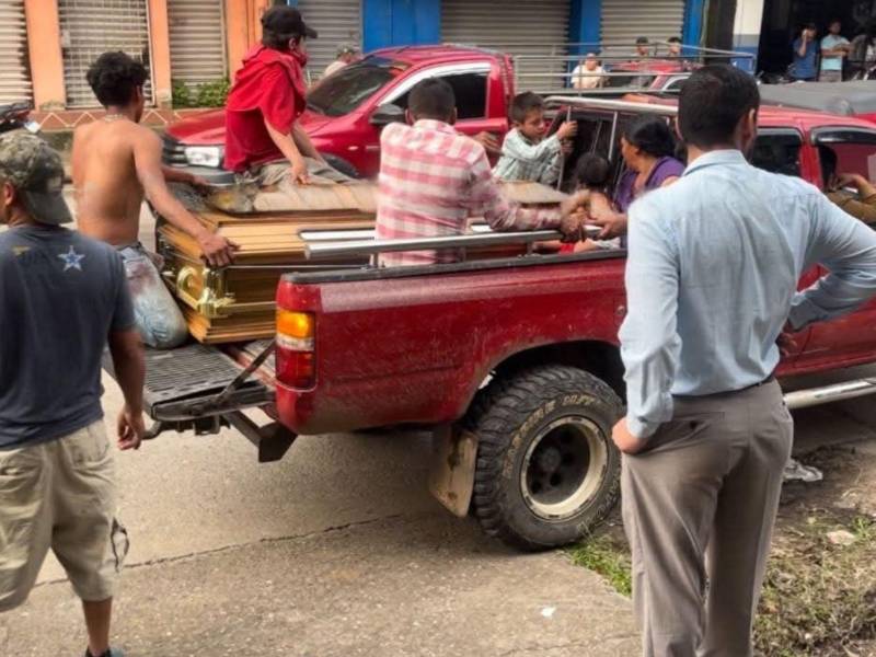 El cuerpo del pastor fue llevado hasta la iglesia para ser velado y su posterior sepelio.