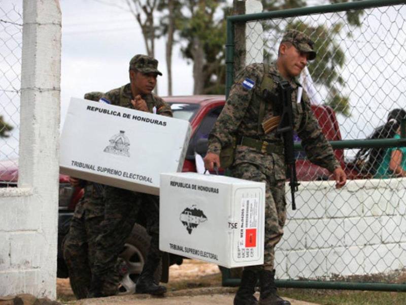 Históricamente los militares han cumplido con su deber constitucional de trasladar y recoger el material electoral, pero ahora quieren contar votos.