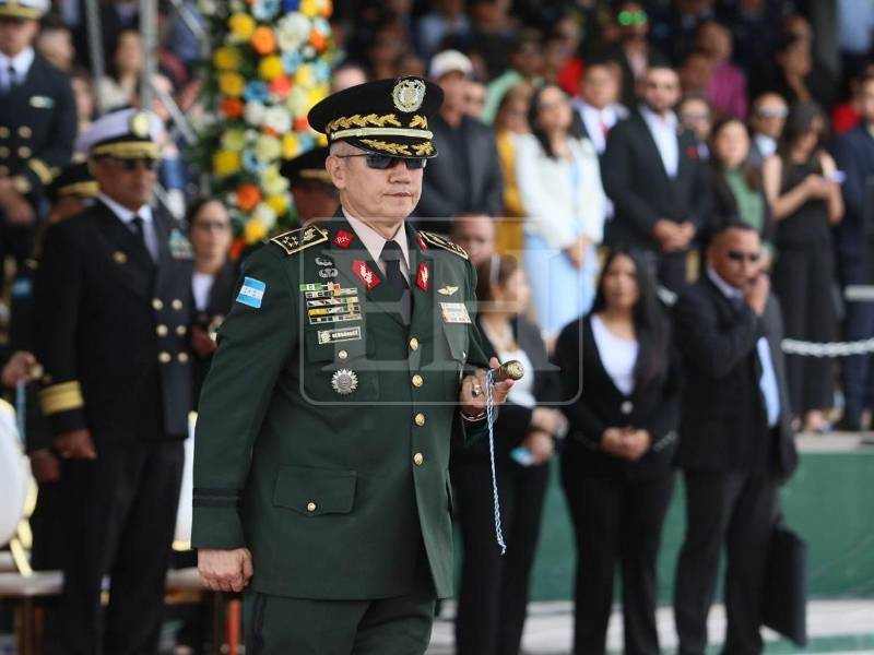 El general Roosevelt Hernández pasa este día a condición de retiro.