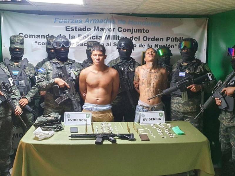 Los detenidos fueron puestos a disposición de un juez para que respondan por los delitos que se les acusa. Ya tenían antecedentes por tráfico de drogas agravado.