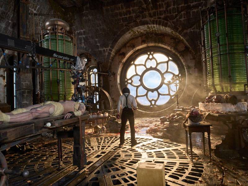 Puro Del Toro: Explosiones, desmembramientos y compasión en el Frankenstein de Netflix