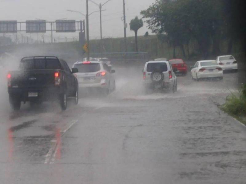 La Secretaría de Gestión de Riesgos y Contingencias Nacionales (Copeco) informó que la Depresión Tropical 2E se ha intensificado y ahora es la Tormenta Tropical Boris en el océano Pacífico.