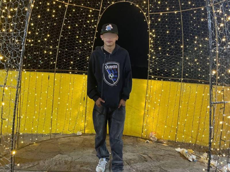 El pasado 8 de junio, en horas de la noche, se reportó el hallazgo del cuerpo sin vida en la colonia Villa Nueva de Tegucigalpa. Se trata de un jovencito identificado como Kevin Alexander Amador, de tan solo 16 años de edad.