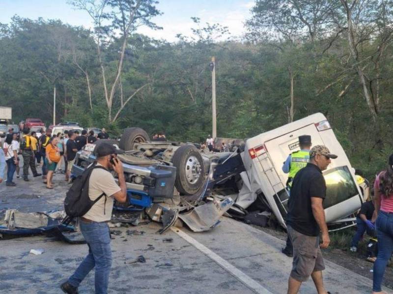 Dos de los heridos que habían sido trasladados a un centro asistencial para ser atendidos, no lograron sobrevivir a la gravedad de sus lesiones.
