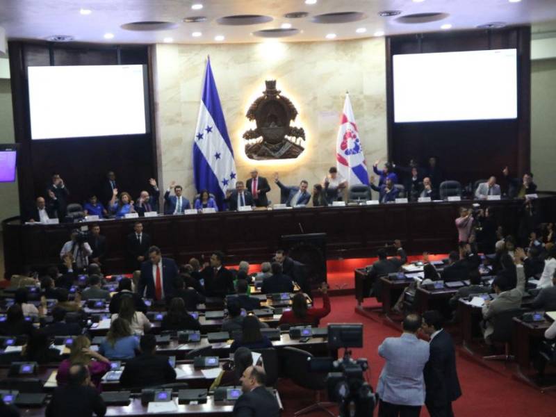 El Congreso Nacional convocó a sesión para este lunes, 20 de abril, a las 3:00 de la tarde.