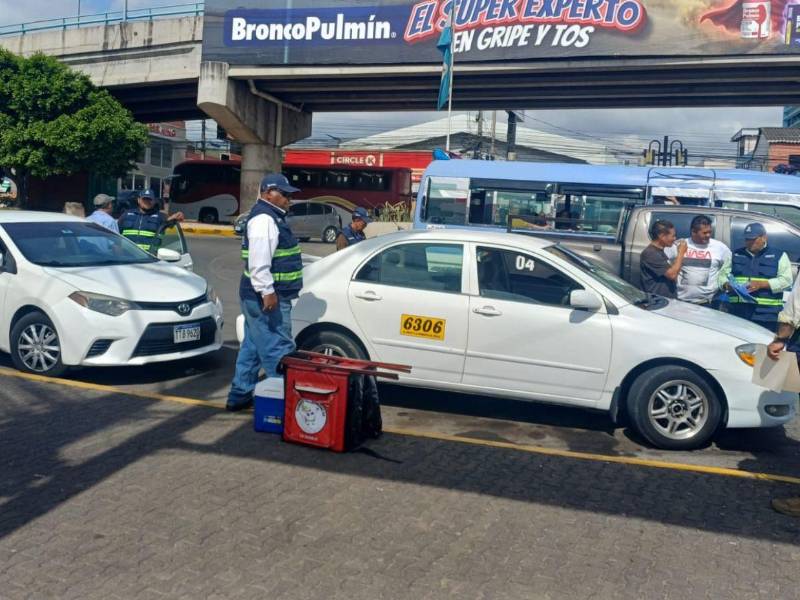 La Inspectoría del IHTT se despliega en la capital para frenar irregularidades en taxis y solicita apoyo ciudadano mediante denuncias al 9999-3080.