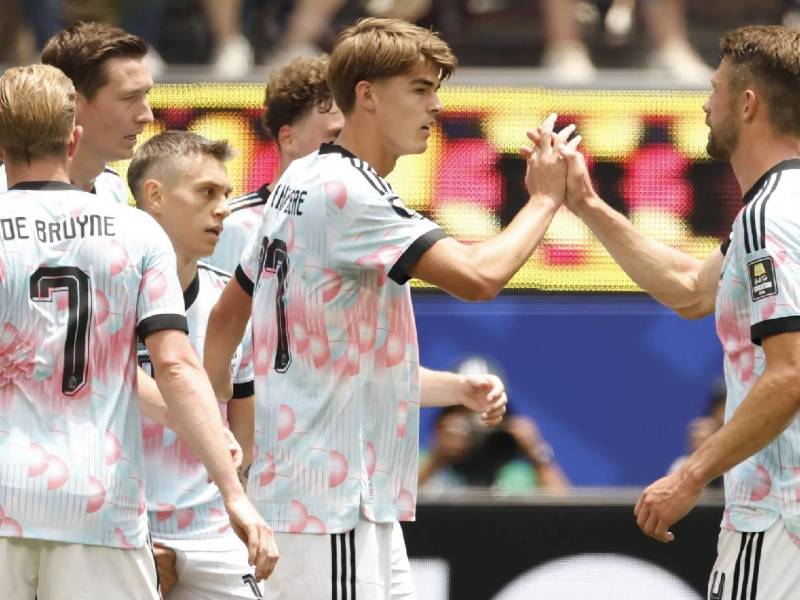 Imágenes del desarrollo del partido.