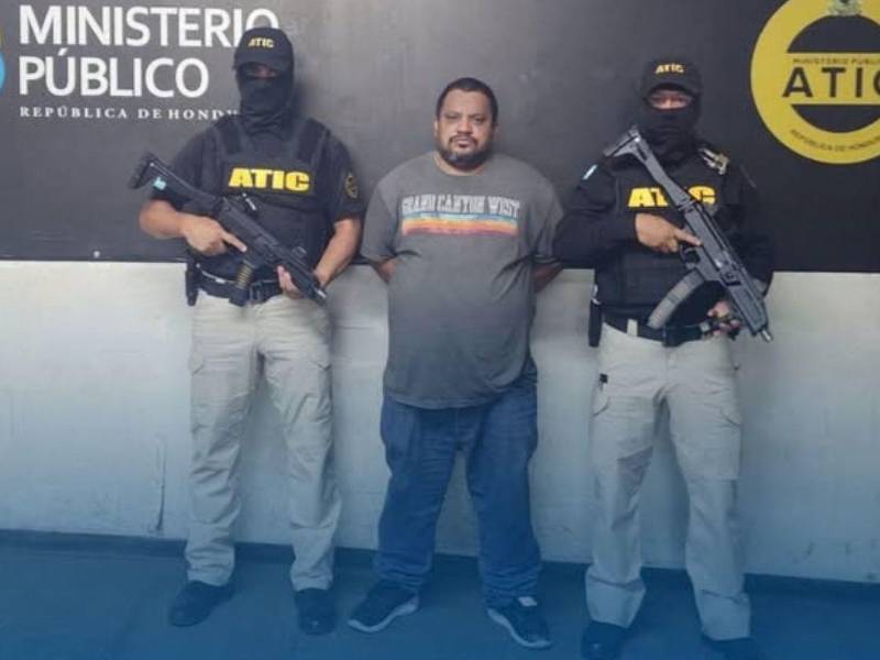 En 2025, Cevallos ya había sido denunciado ante el Ministerio Público por supuestos delitos electorales relacionados con acciones frente al CNE.