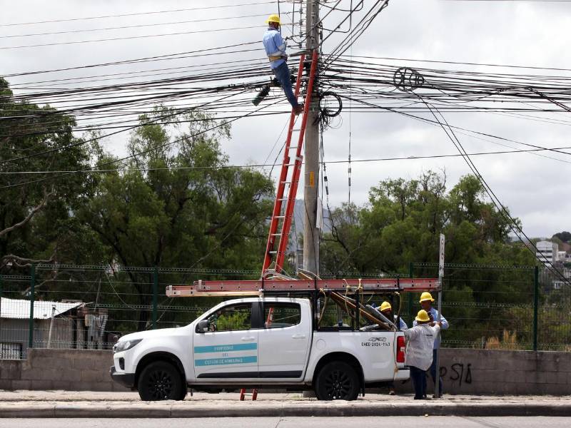 La empleomanía en la ENEE ha generado un impacto en el gasto corriente, pagándose L1,134.8 millones en sueldos al cierre de 2025.
