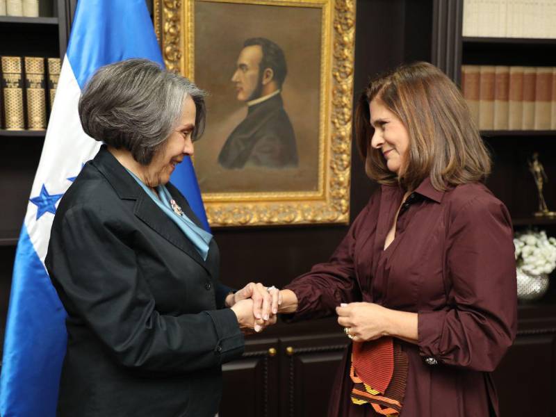Juramentan a Viviane de Pierrefeu como nueva embajadora ante la República de Corea