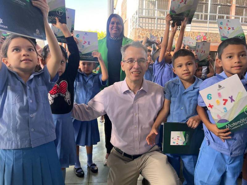 El acto de entrega contó con la presencia del ingeniero José Azcona Bocock, director ejecutivo de Fundación Concordia.