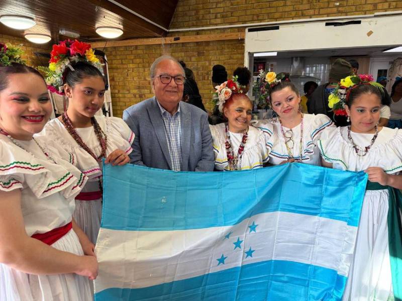 La jornada reflejó el esfuerzo de la diáspora por mantener vivas sus tradiciones y transmitir su identidad cultural a nuevas generaciones fuera de Honduras.