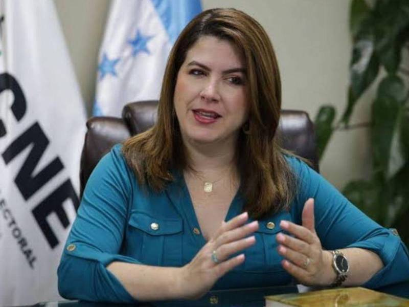 Cabe recordar que la misma acción judicial fue otorgada a la también exconsejera del ente electoral, Ana Paola Hall.