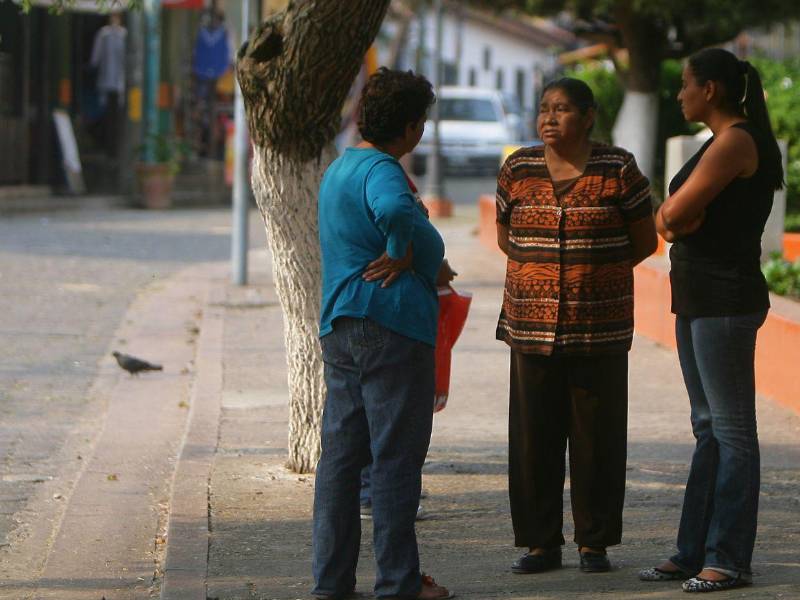 En los pueblos, los refranes sobre el clima y la cosecha guían el calendario agrícola.