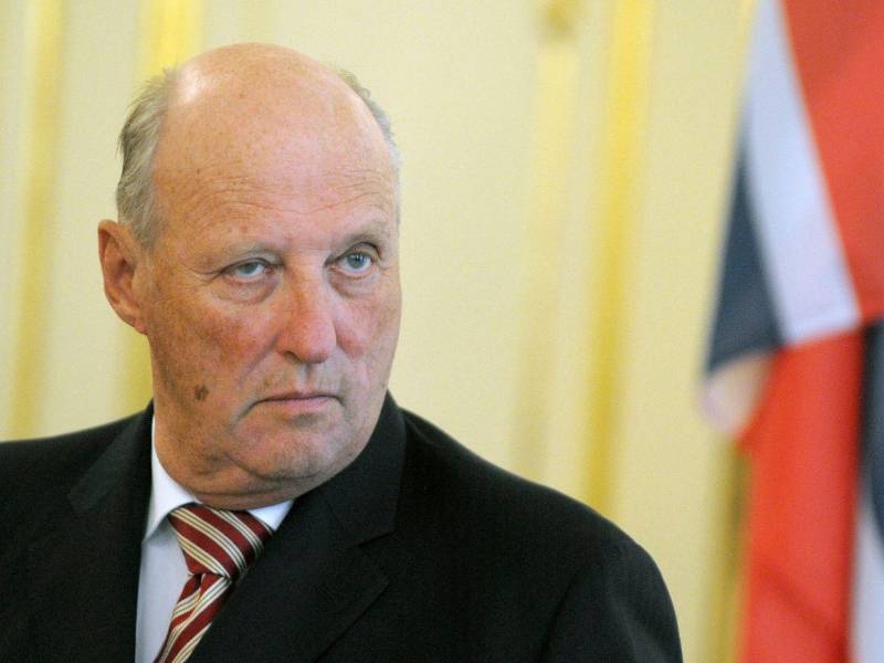 La pareja real se encuentra actualmente en una estancia privada en Tenerife con motivo de sus vacaciones de invierno, agregaron en el comunicado.