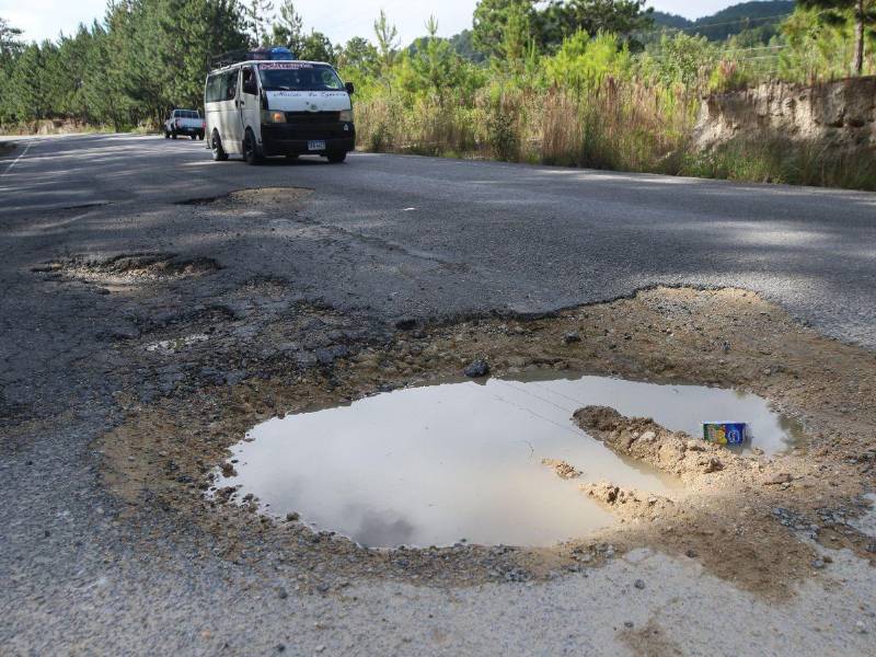 Esta es la carretera que comunica a Marcala, La Paz, con La Esperanza, Intibucá, que también está en abandono.