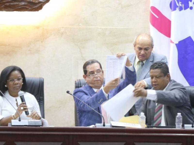 El diputado nacionalista presentó la moción durante la sesión de este miércoles 17 de junio.
