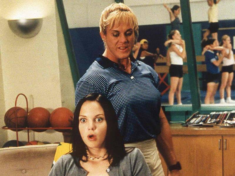 Jayne Trcka, la actriz y fisicoculturista recordada por su papel como Miss Mann en Scary Movie (2000).