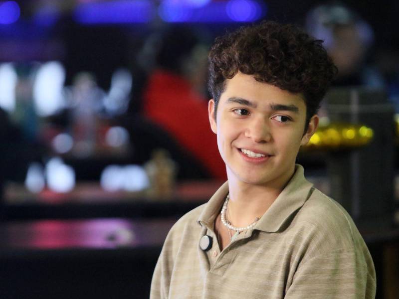 Formado en University of Texas en Austin y con experiencia teatral desde su infancia en Ciudad de México, ha participado en diversos proyectos audiovisuales hasta consolidarse en 2024 como coprotagonista de Hail Mary, dirigida por Rosemary Rodríguez y estrenada en el Festival SXSW.