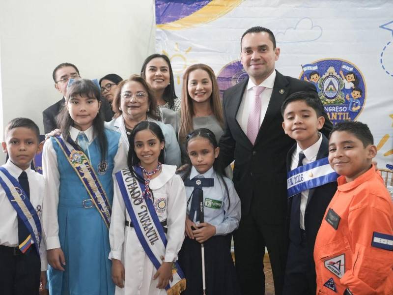 Tomás Zambrano, presidente del Congreso Nacional, estuvo en la inauguración.