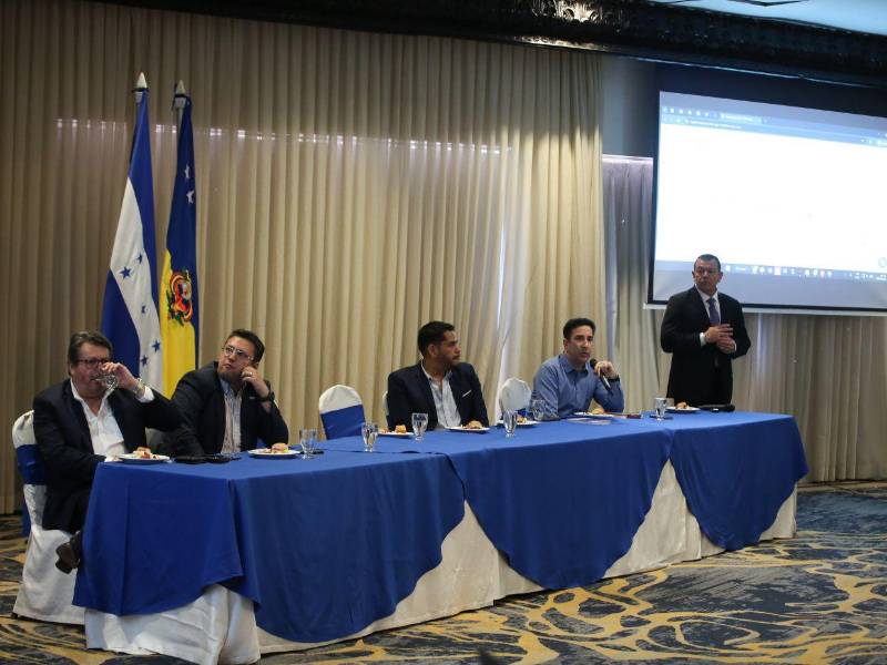 La iniciativa pretende eliminar el manejo de dinero en efectivo y reforzar la seguridad mediante tecnología conectada a un centro de control.