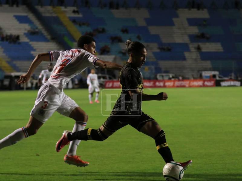 Olimpia sufre de más, pero vence a Mixco en polémico partido de Copa Centroamericana